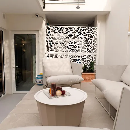 Apulia Re' & 4* Bari