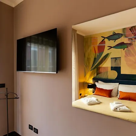 Apulia Re' & 4* Bari