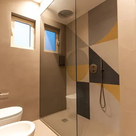 Apulia Re' & 4* Bari