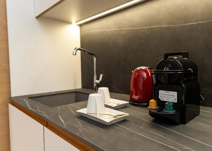 Apulia Re' & 4* בארי