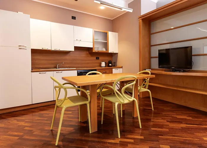 Apulia Re' & 4* בארי